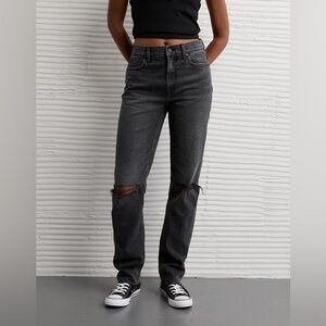 AE 12 Mom Straight Jean - Ripped Black